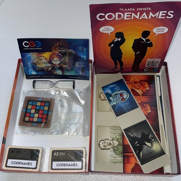 Codenames Party Game - Picture 2 of 6